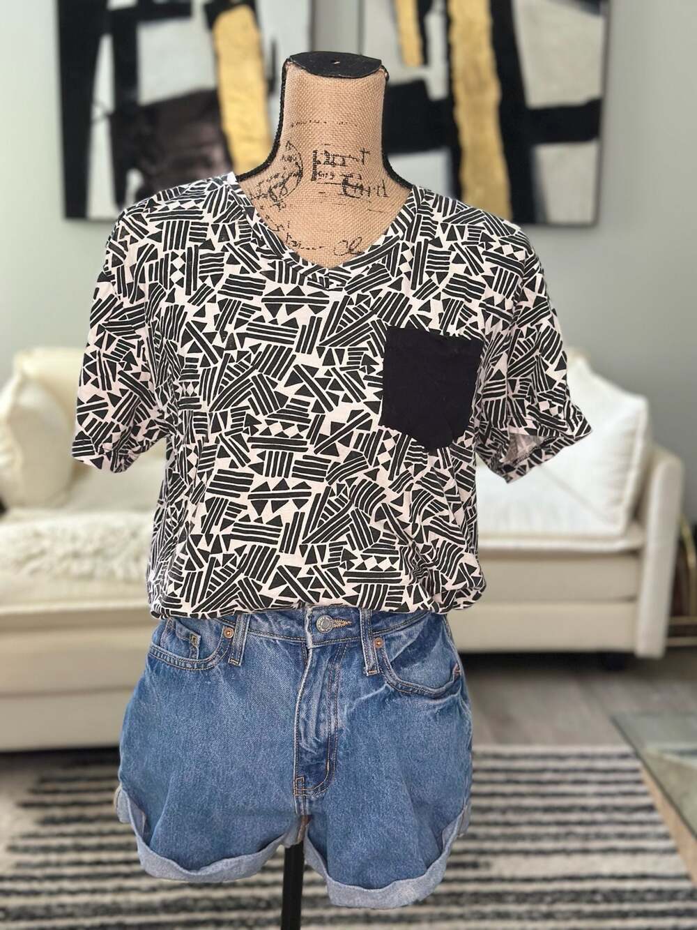 Carbon Black and White Geometric Print V-Neck T-Shirt with Pocket
